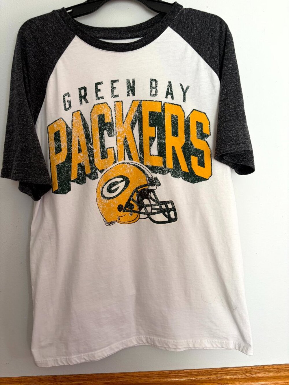 Women's Green Bay Packers 1/4 Sleeve T-Shirt White/ Grey Sleeves Size XL